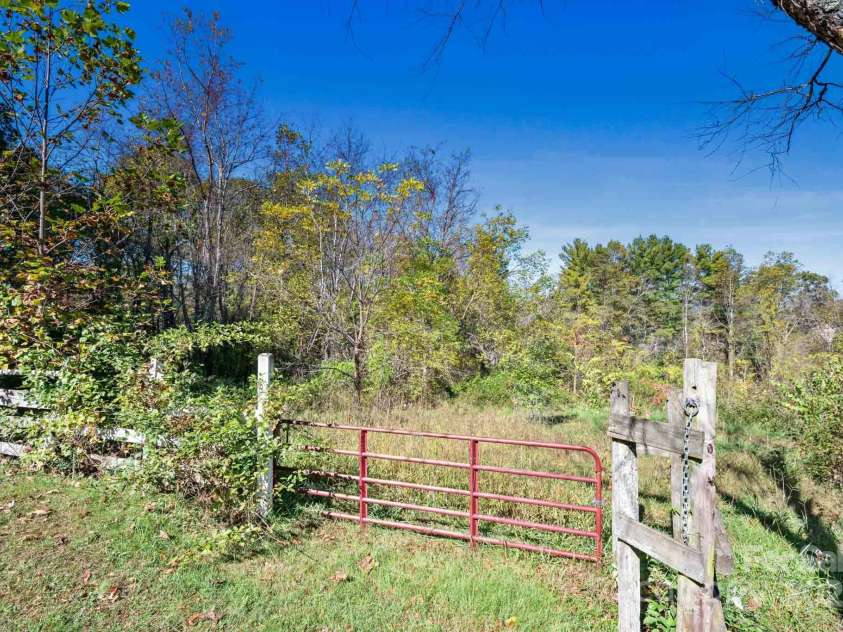 61 Frisbee Road, Leicester, NC 28748.  MLS# CAR4311055, YatesRealty ID 630. 