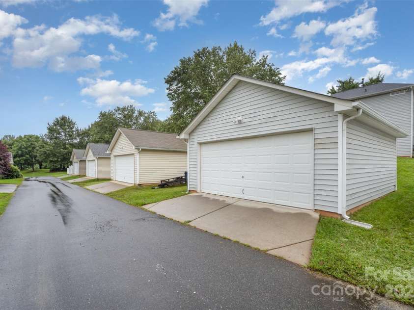 9232 Ducati Lane, Cornelius, NC 28031.  MLS# CAR4290077, YatesRealty ID 630. 