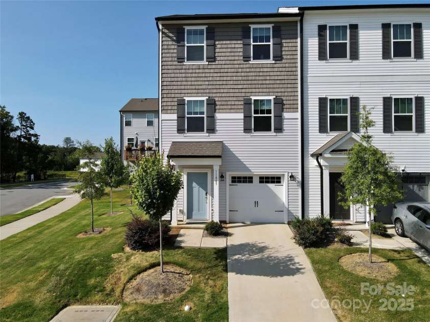 11005 Woodland Creek Way, Charlotte, NC 28262.  MLS# CAR4216827, YatesRealty ID 6300. 