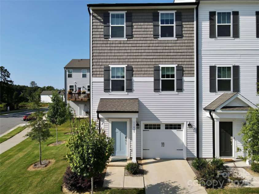 11005 Woodland Creek Way, Charlotte, NC 28262.  MLS# CAR4216827, YatesRealty ID 6300. 