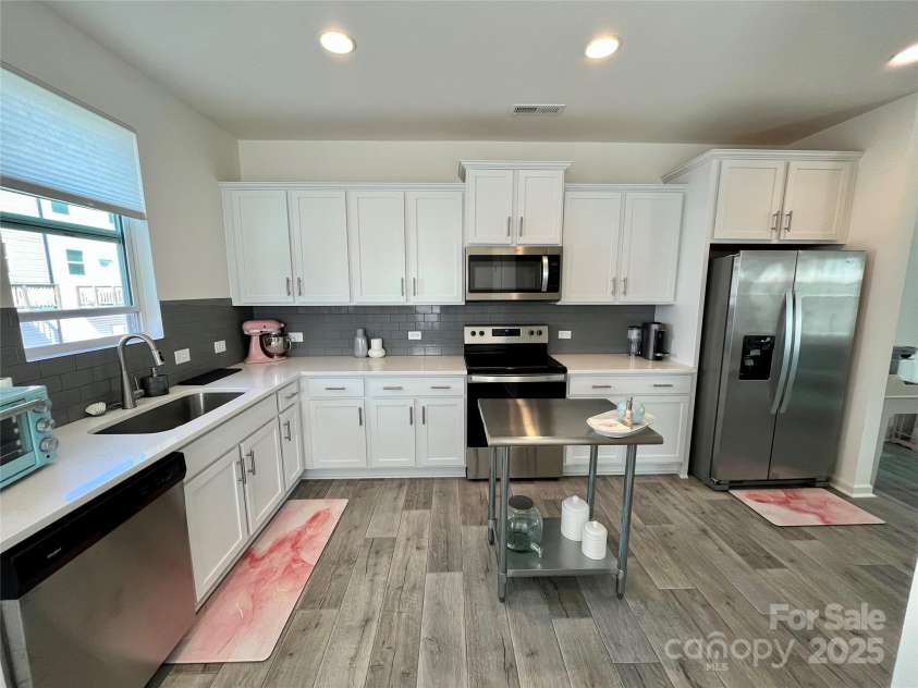 11005 Woodland Creek Way, Charlotte, NC 28262.  MLS# CAR4216827, YatesRealty ID 6300. 