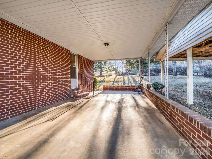160 Puzzle Creek Road, Bostic, NC 28018.  MLS# CAR4337167, YatesRealty ID 6301. 