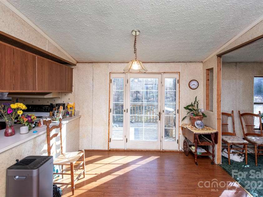 237 Creekstone Lane, York, SC 29745.  MLS# CAR4227284, YatesRealty ID 6301. Dinning area