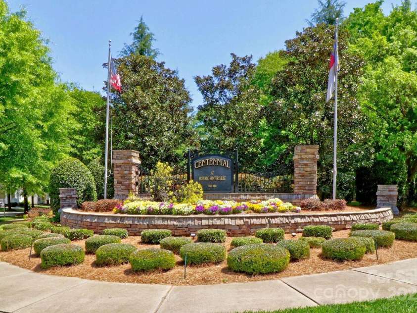 12746 Bravington Road, Huntersville, NC 28078.  MLS# CAR4245023, YatesRealty ID 6302. Community pool and playground. Ideal location.