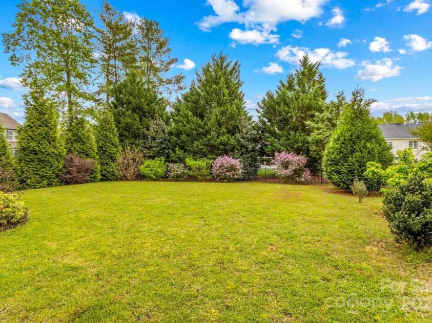 12746 Bravington Road, Huntersville, NC 28078.  MLS# CAR4245023, YatesRealty ID 6302. Gorgeous!