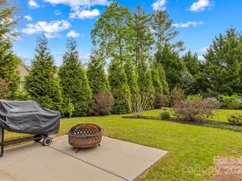 12746 Bravington Road, Huntersville, NC 28078.  MLS# CAR4245023, YatesRealty ID 6302. You will fall in love with this backyard.