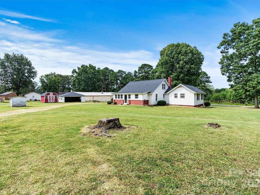 128 10th Street, Hildebran, NC 28637.  MLS# CAR4184496, YatesRealty ID 6303. Back Focused View