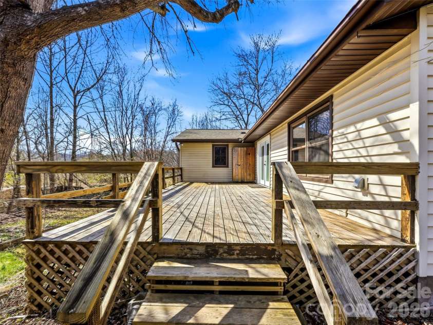 7 Nelson Road, Hendersonville, NC 28791.  MLS# CAR4357938, YatesRealty ID 6303. 