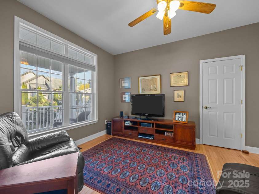 43 Golden Pond Way, Hendersonville, NC 28791.  MLS# CAR4234066, YatesRealty ID 6305. 