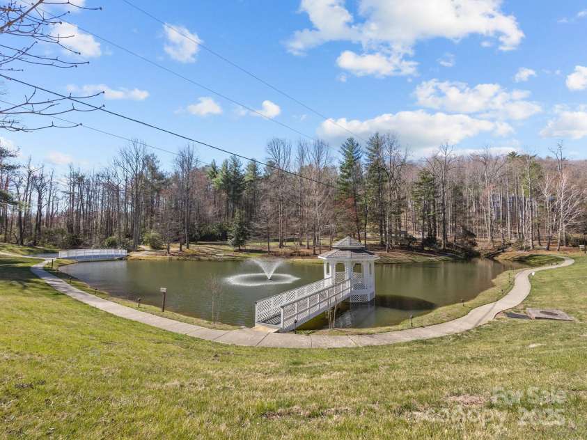 43 Golden Pond Way, Hendersonville, NC 28791.  MLS# CAR4234066, YatesRealty ID 6305. 