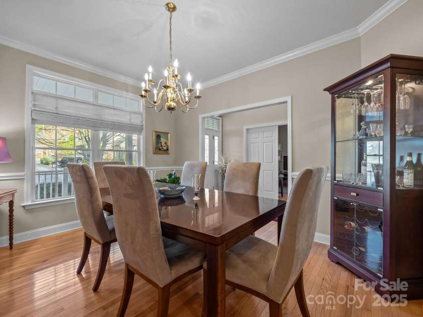 43 Golden Pond Way, Hendersonville, NC 28791.  MLS# CAR4234066, YatesRealty ID 6305. ...all light and bright.