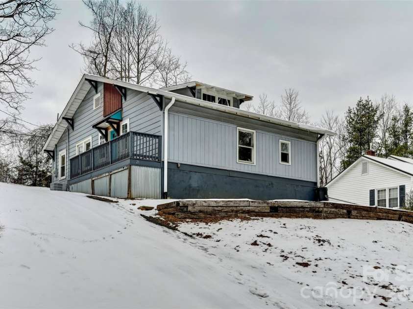 21 Hilldale Road, Asheville, NC 28803.  MLS# CAR4343277, YatesRealty ID 6306. 