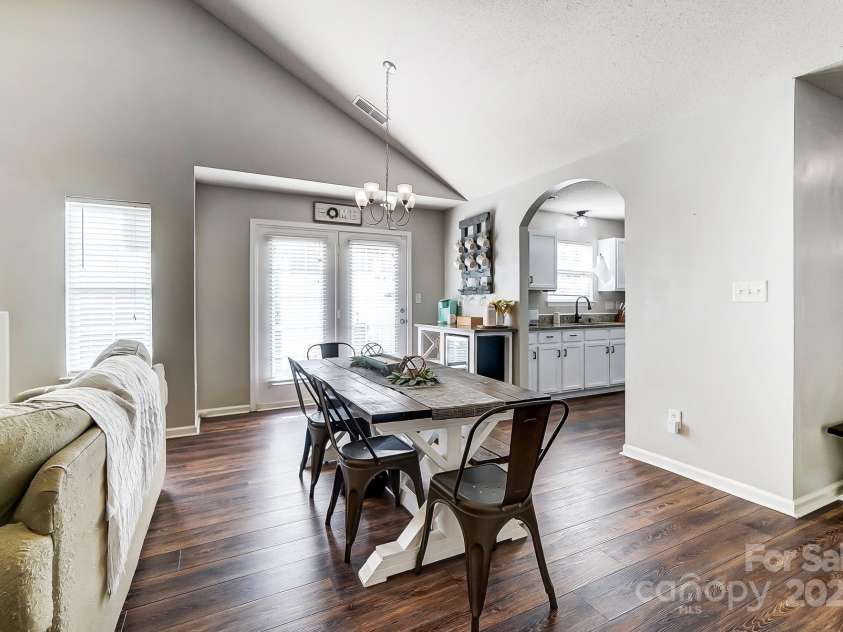 5113 Park Place Drive, Dallas, NC 28034.  MLS# CAR4219173, YatesRealty ID 6306. 