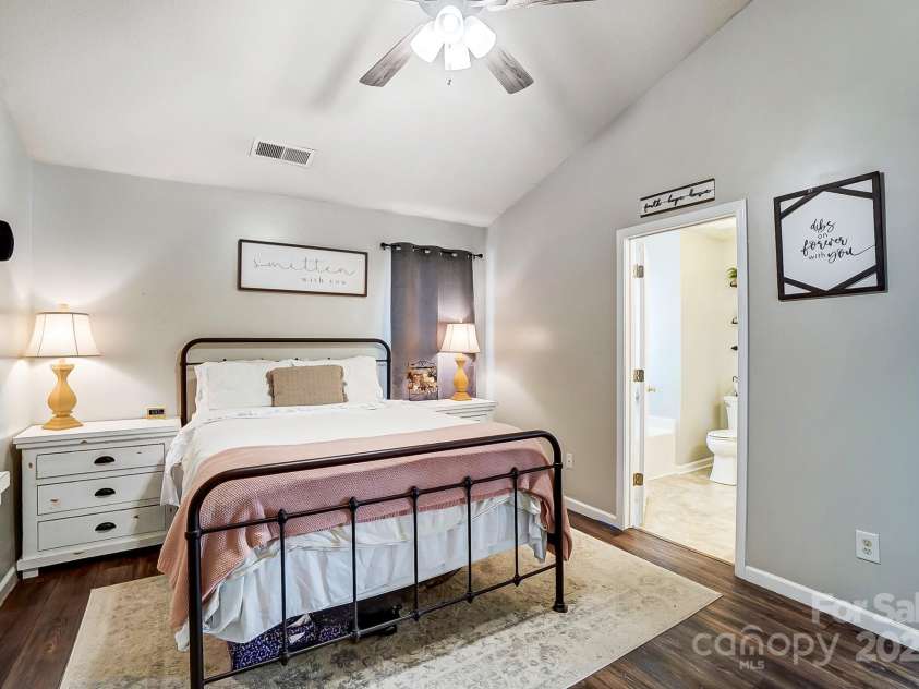 5113 Park Place Drive, Dallas, NC 28034.  MLS# CAR4219173, YatesRealty ID 6306. 