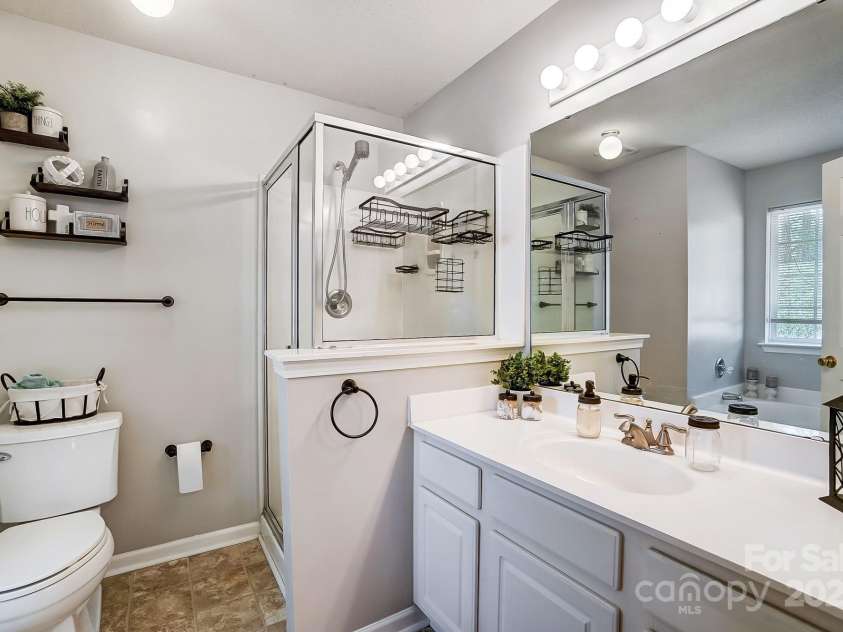 5113 Park Place Drive, Dallas, NC 28034.  MLS# CAR4219173, YatesRealty ID 6306. 