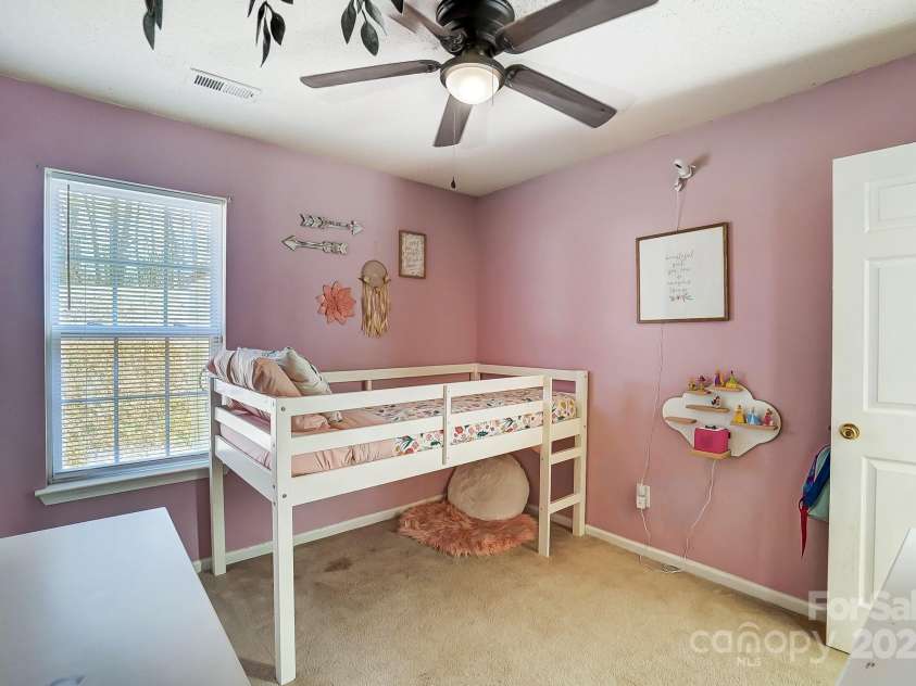 5113 Park Place Drive, Dallas, NC 28034.  MLS# CAR4219173, YatesRealty ID 6306. 