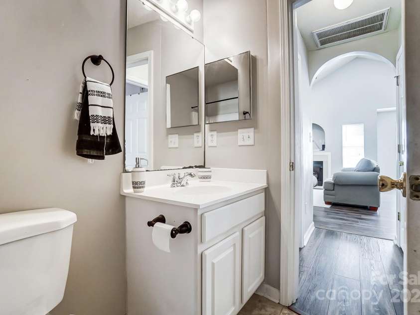 5113 Park Place Drive, Dallas, NC 28034.  MLS# CAR4219173, YatesRealty ID 6306. 