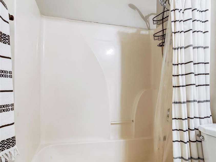 5113 Park Place Drive, Dallas, NC 28034.  MLS# CAR4219173, YatesRealty ID 6306. 