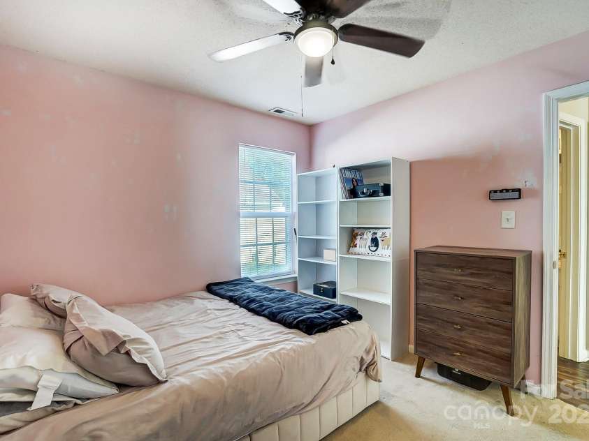 5113 Park Place Drive, Dallas, NC 28034.  MLS# CAR4219173, YatesRealty ID 6306. 