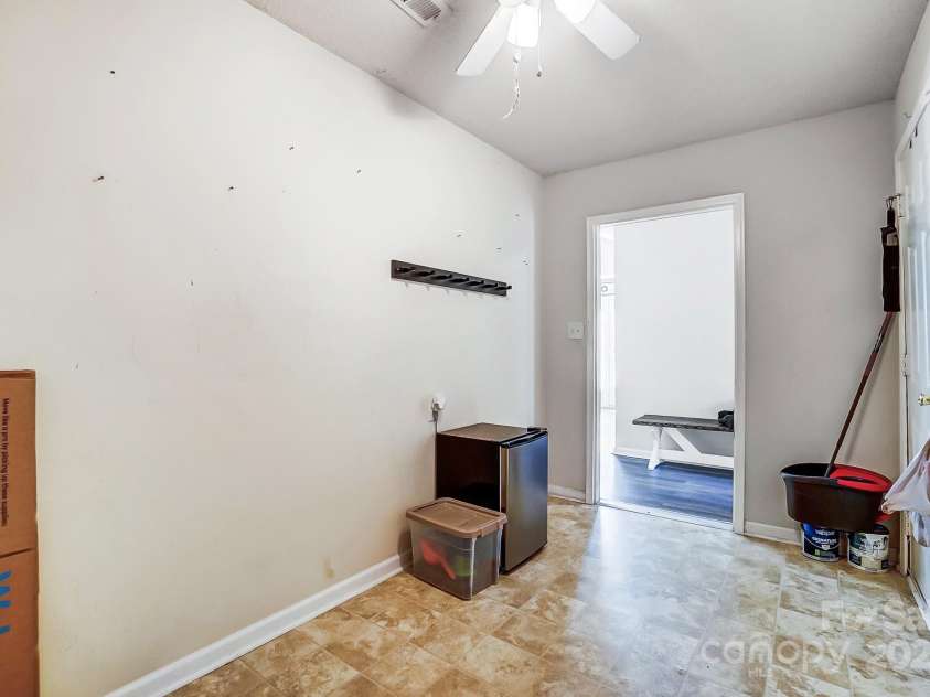 5113 Park Place Drive, Dallas, NC 28034.  MLS# CAR4219173, YatesRealty ID 6306. 