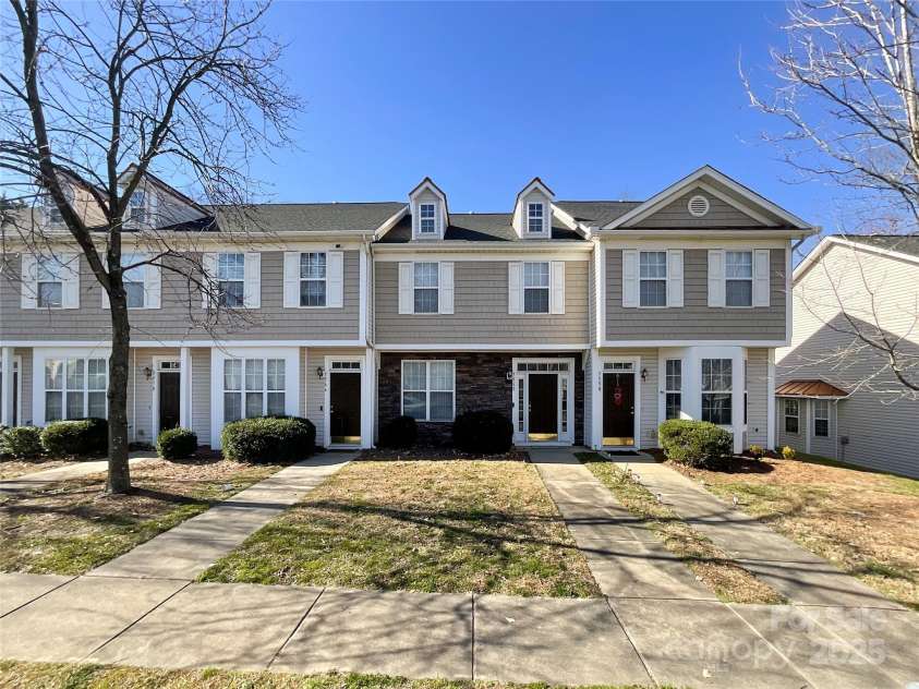7562 Silver Arrow Drive, Charlotte, NC 28273.  MLS# CAR4219896, YatesRealty ID 6307. 