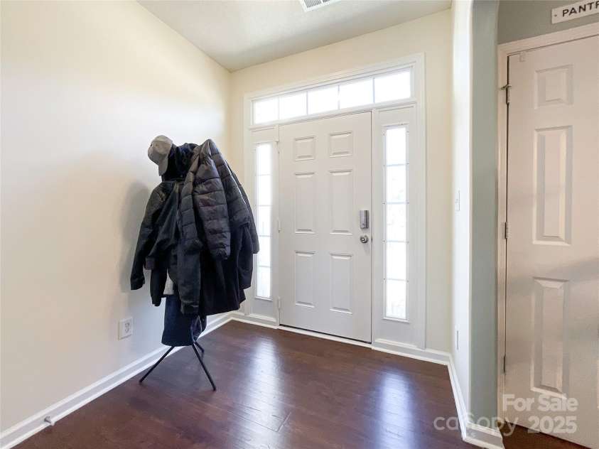 7562 Silver Arrow Drive, Charlotte, NC 28273.  MLS# CAR4219896, YatesRealty ID 6307. 