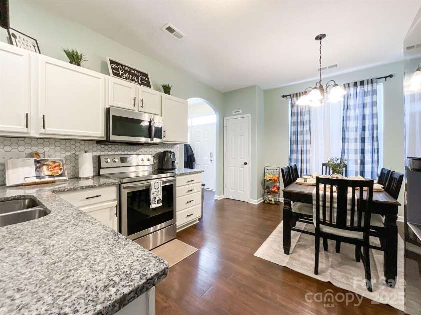 7562 Silver Arrow Drive, Charlotte, NC 28273.  MLS# CAR4219896, YatesRealty ID 6307. 