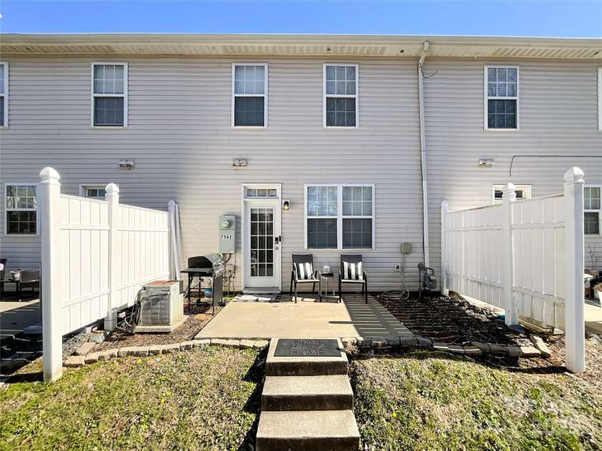7562 Silver Arrow Drive, Charlotte, NC 28273.  MLS# CAR4219896, YatesRealty ID 6307. 