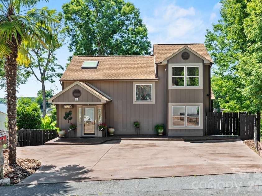 27056 Catamaran Drive, Tega Cay, SC 29708.  MLS# CAR4359825, YatesRealty ID 6308. 