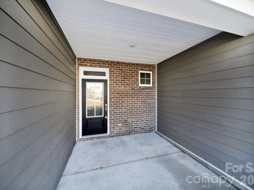 8027 Scarlet Maple Lane, Fort Mill, SC 29708.  MLS# CAR4344331, YatesRealty ID 6309. 
