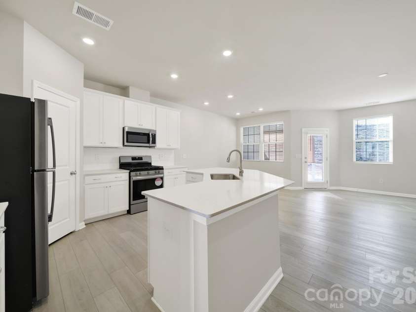 8027 Scarlet Maple Lane, Fort Mill, SC 29708.  MLS# CAR4344331, YatesRealty ID 6309. 