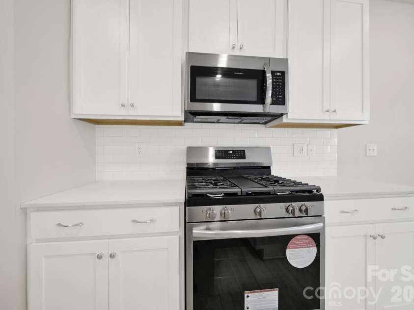 8027 Scarlet Maple Lane, Fort Mill, SC 29708.  MLS# CAR4344331, YatesRealty ID 6309. 