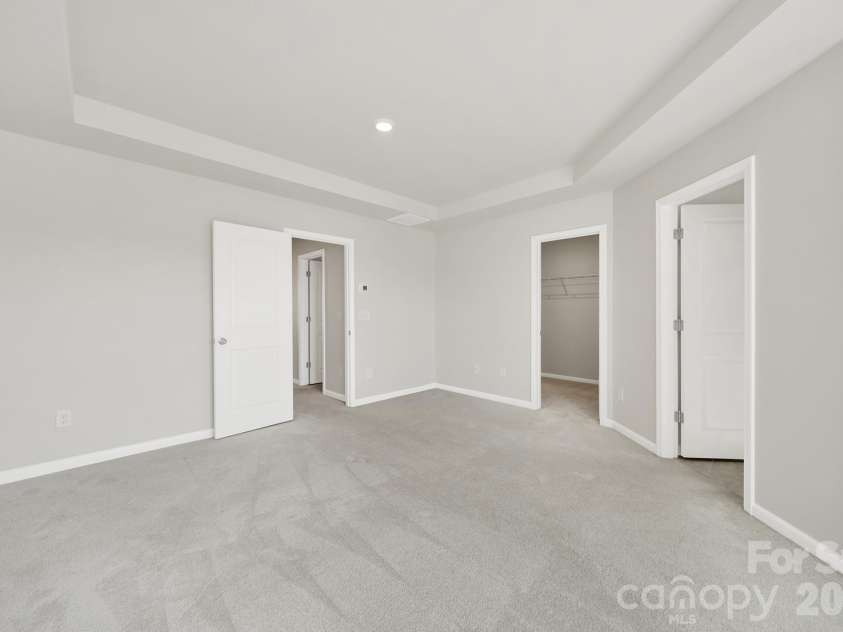8027 Scarlet Maple Lane, Fort Mill, SC 29708.  MLS# CAR4344331, YatesRealty ID 6309. 