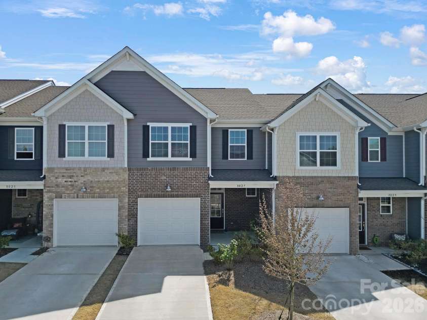 8027 Scarlet Maple Lane, Fort Mill, SC 29708.  MLS# CAR4344331, YatesRealty ID 6309. 