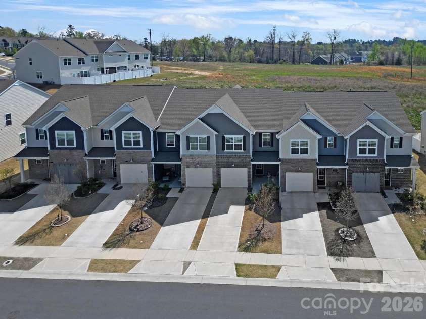 8027 Scarlet Maple Lane, Fort Mill, SC 29708.  MLS# CAR4344331, YatesRealty ID 6309. 