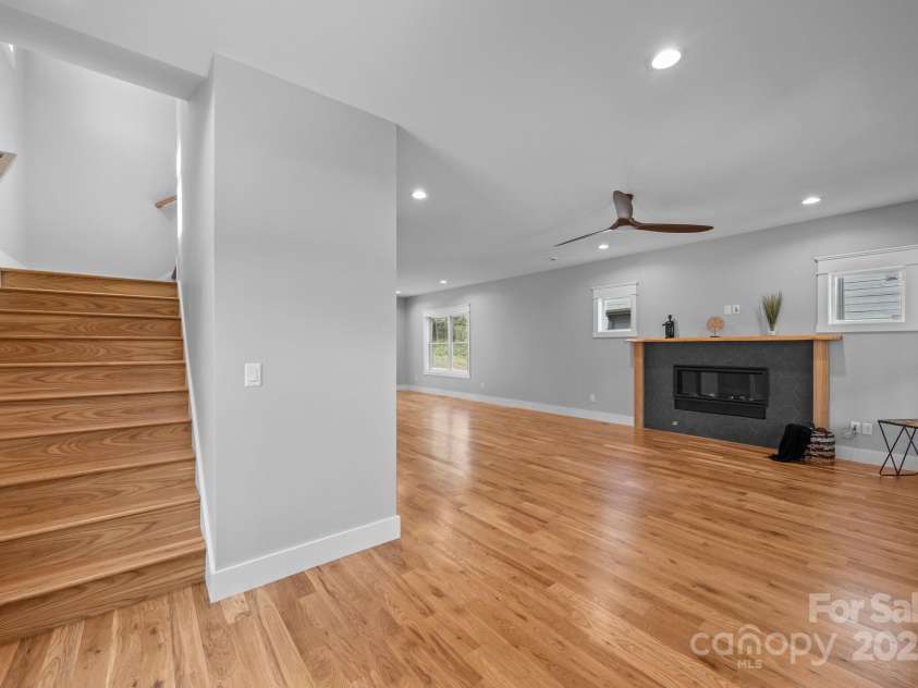 89 Glendale Avenue, Asheville, NC 28803.  MLS# CAR4160954, YatesRealty ID 631. 