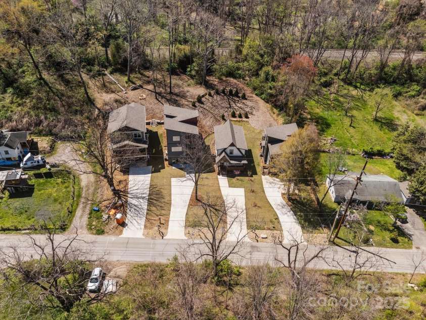 89 Glendale Avenue, Asheville, NC 28803.  MLS# CAR4160954, YatesRealty ID 631. Nestled in a group of new construction homes
