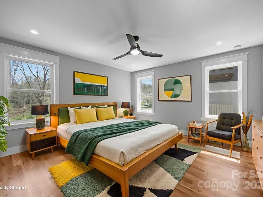 89 Glendale Avenue, Asheville, NC 28803.  MLS# CAR4160954, YatesRealty ID 631. Primary bedroom