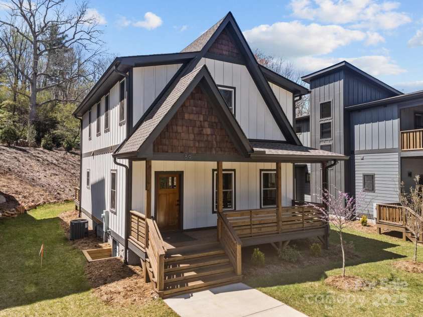 89 Glendale Avenue, Asheville, NC 28803.  MLS# CAR4160954, YatesRealty ID 631. Welcome to 89 Glendale Ave.