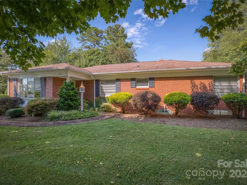 622 Powell Road, Lenoir, NC 28645.  MLS# CAR4164537, YatesRealty ID 6310. Front of home in Day light