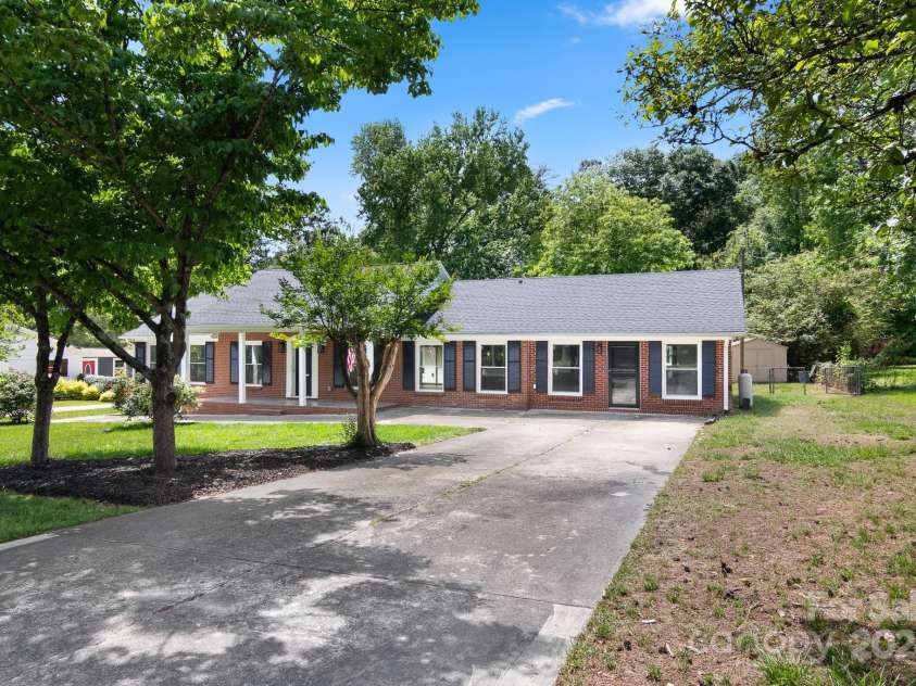 2009 Echo Lane, Gastonia, NC 28052.  MLS# CAR4174665, YatesRealty ID 6311. 