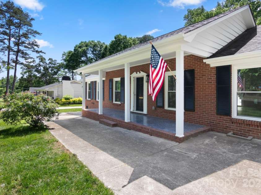 2009 Echo Lane, Gastonia, NC 28052.  MLS# CAR4174665, YatesRealty ID 6311. 