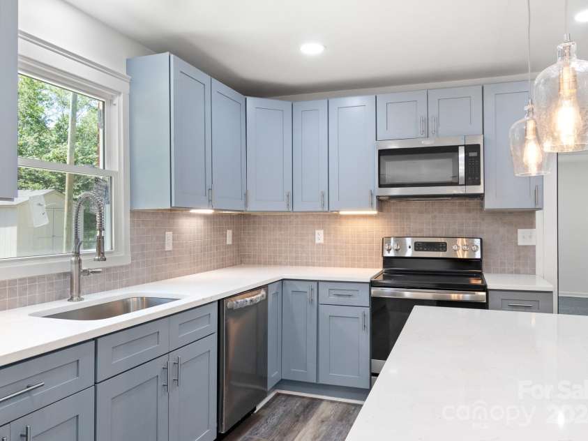 2009 Echo Lane, Gastonia, NC 28052.  MLS# CAR4174665, YatesRealty ID 6311. 