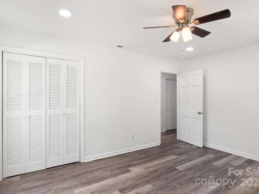 2009 Echo Lane, Gastonia, NC 28052.  MLS# CAR4174665, YatesRealty ID 6311. 