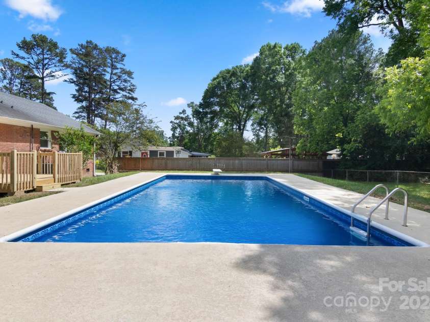 2009 Echo Lane, Gastonia, NC 28052.  MLS# CAR4174665, YatesRealty ID 6311. 