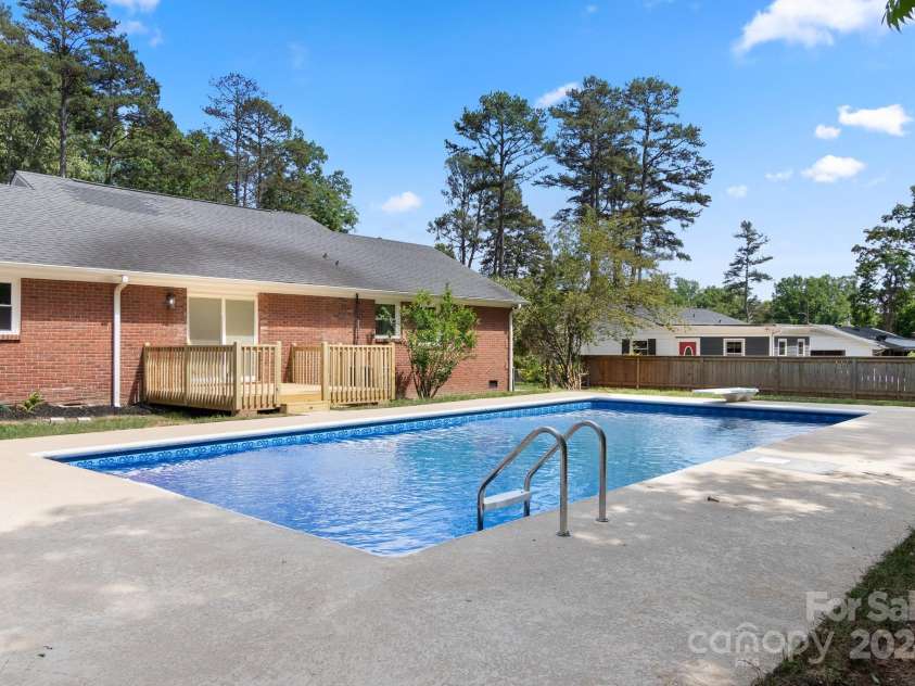 2009 Echo Lane, Gastonia, NC 28052.  MLS# CAR4174665, YatesRealty ID 6311. 