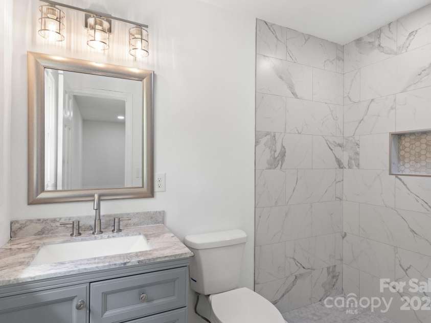 2009 Echo Lane, Gastonia, NC 28052.  MLS# CAR4174665, YatesRealty ID 6311. Primary bathroom