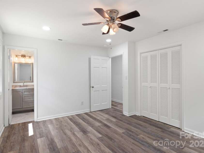 2009 Echo Lane, Gastonia, NC 28052.  MLS# CAR4174665, YatesRealty ID 6311. Primary bedroom