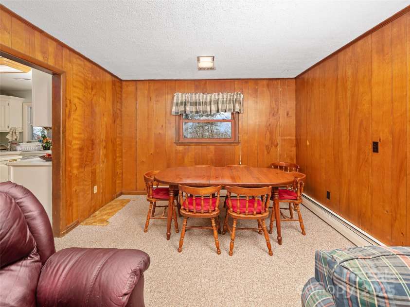 35 Smith Ridge Drive, Asheville, NC 28803.  MLS# CAR4332671, YatesRealty ID 6311. 