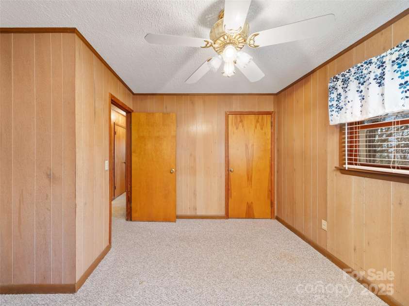 35 Smith Ridge Drive, Asheville, NC 28803.  MLS# CAR4332671, YatesRealty ID 6311. 